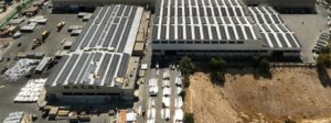 20,000 מטר של פאנלים סולאריים, שמפוזרים בעיקר על גגות המפעל